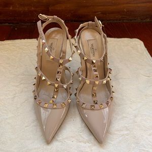 Valentino Rockstud T-strap pumps. Nude Size 37